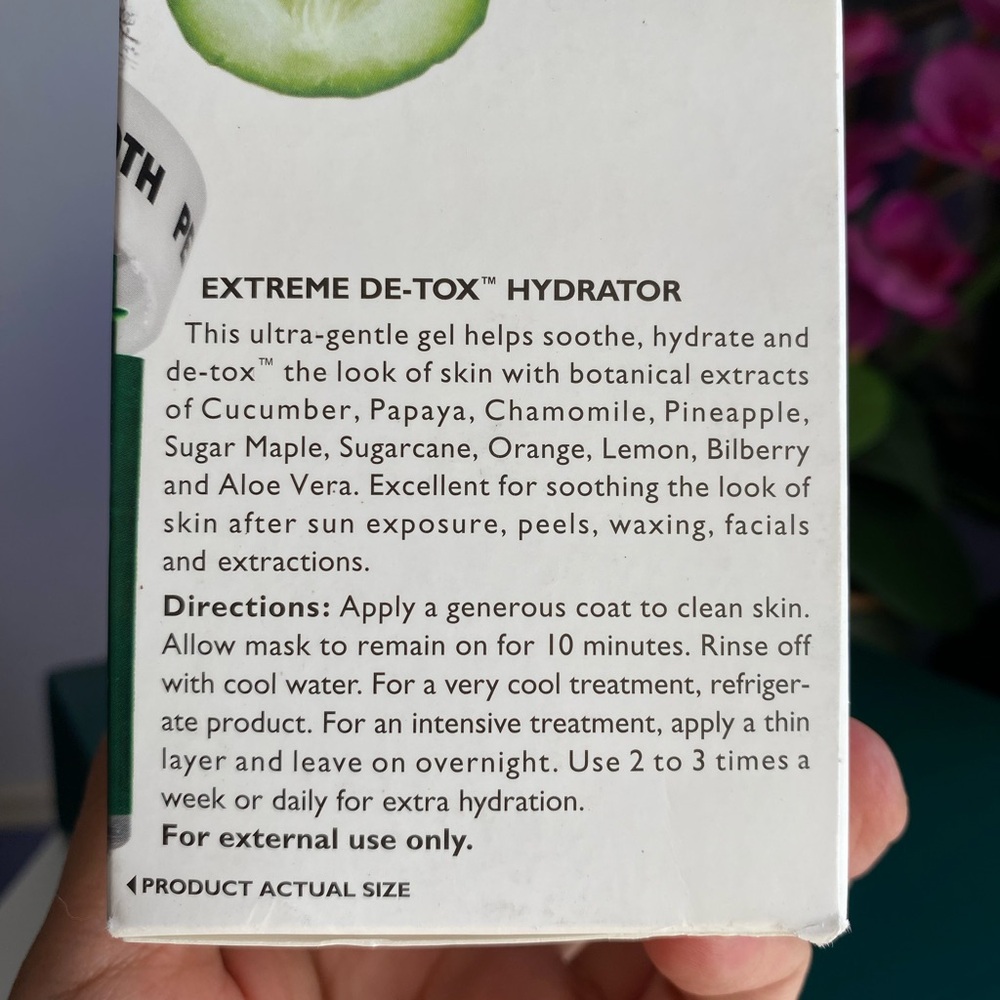 Peter Thomas Roth Hyaluronic & Cucumbers Masks 150ml (2) - Picture 6 of 7